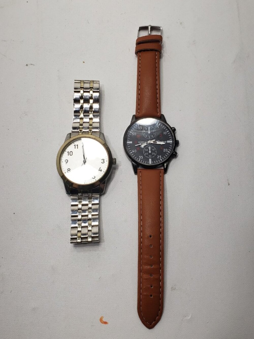 Lot of 2 Men's Watch Geneva Chronograph Style & Two Tone Quartz Parts/Repair